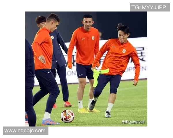 踢足球不追球的球星：为何有些球员选择不全力拼抢球权